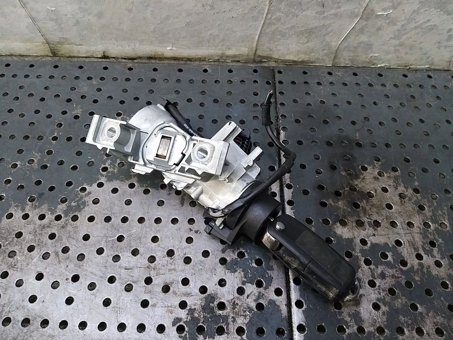 Contact auto cu cheie vw golf 6 5k 1k0905851b