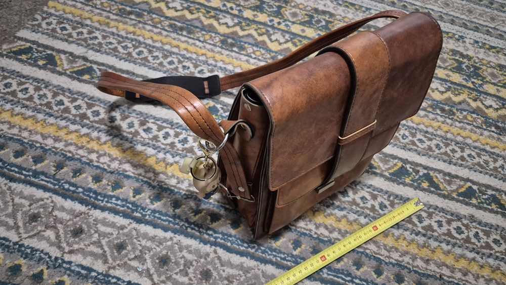 Vând geanta vintage maro