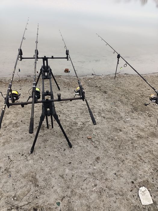 Pachet complet pentru pescuit lansete+Rod pod