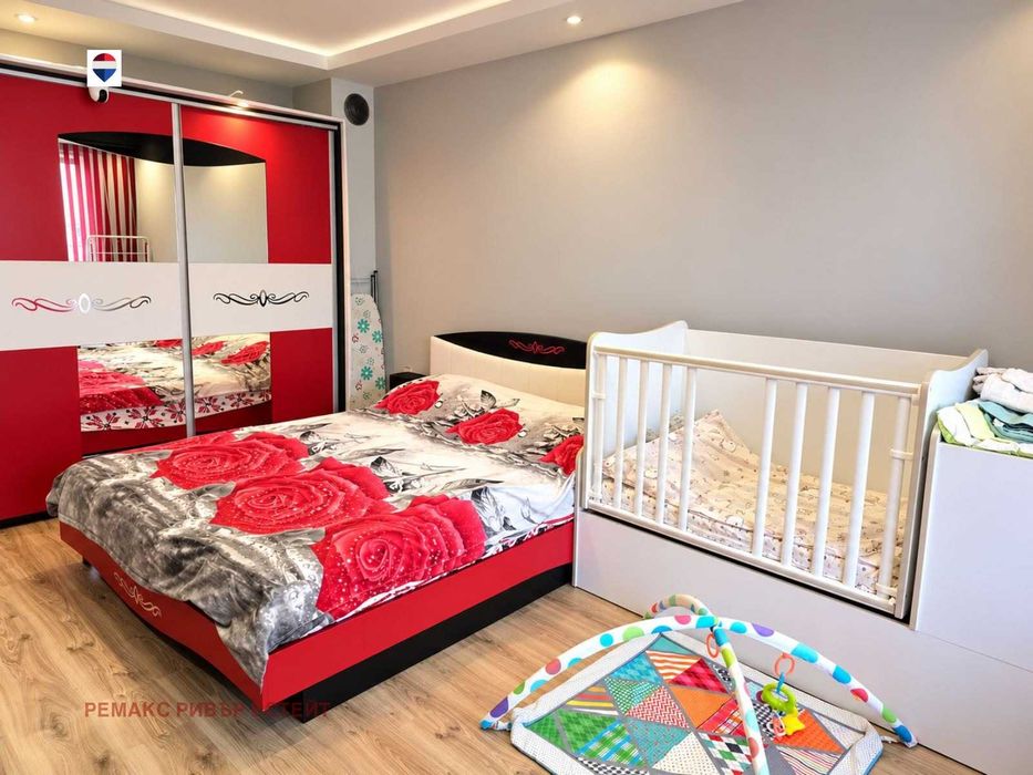 Продава се Двустаен апартамент в Русе, Родина 2 - 68 кв.м за 1803 €/кв.м - Снимка #13