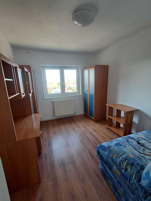Inchiriez apartament 3 camere zona Parcul Teilor