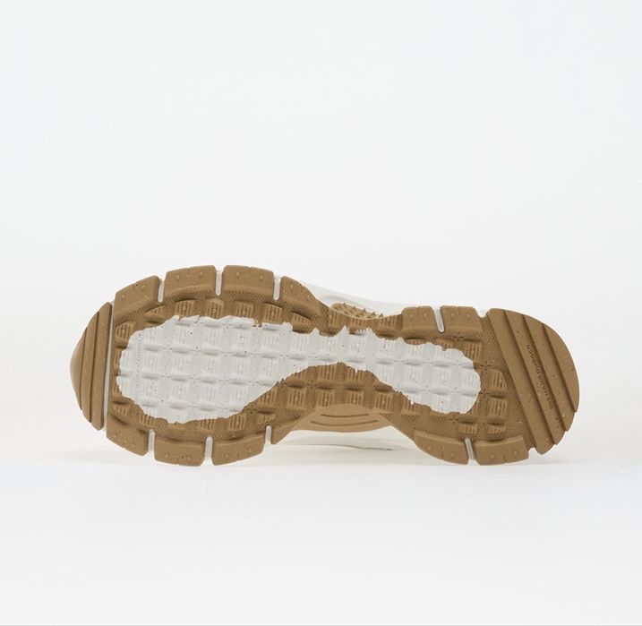 NIKE zoom vomero roam