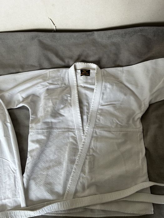 Срочно продам кимоно для дзюдо