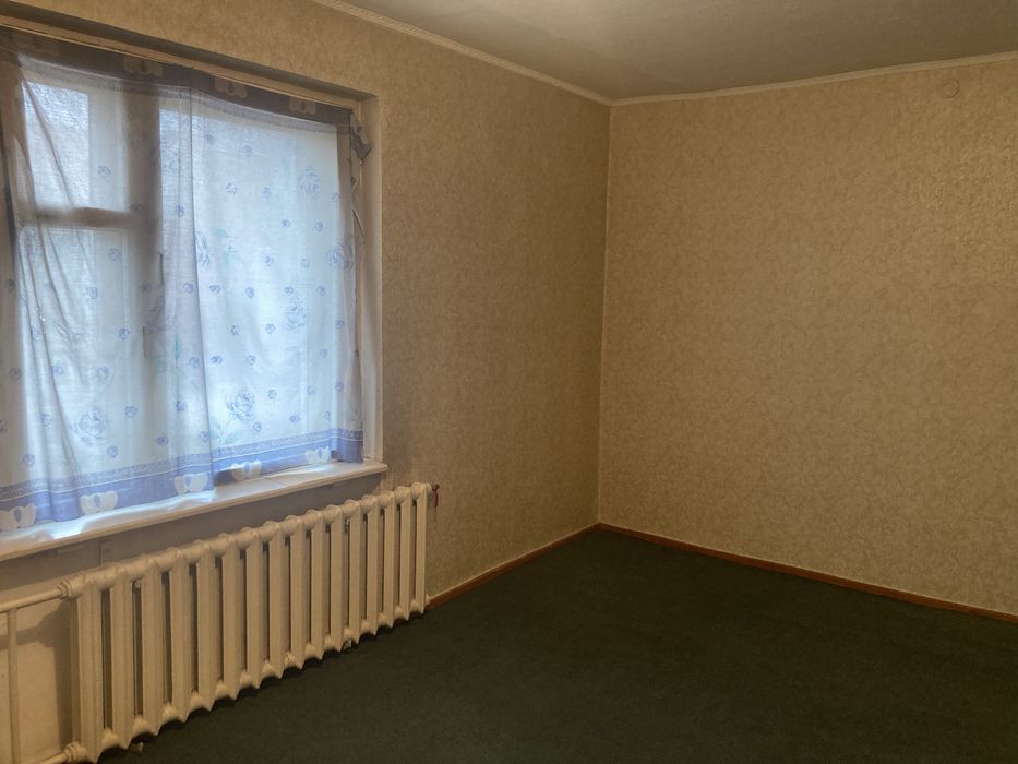 Продам двух комнатную квартиру