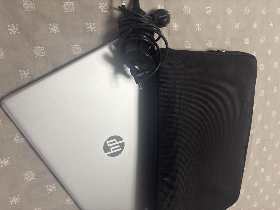 Laptop HP AMD Ryzen 5