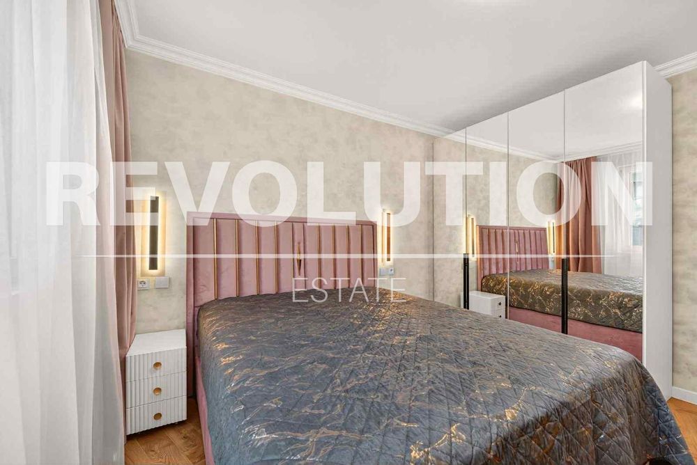 Дава се под наем Тристаен апартамент в Варна, Център - 100 кв.м за 1595.79 € - Снимка #6