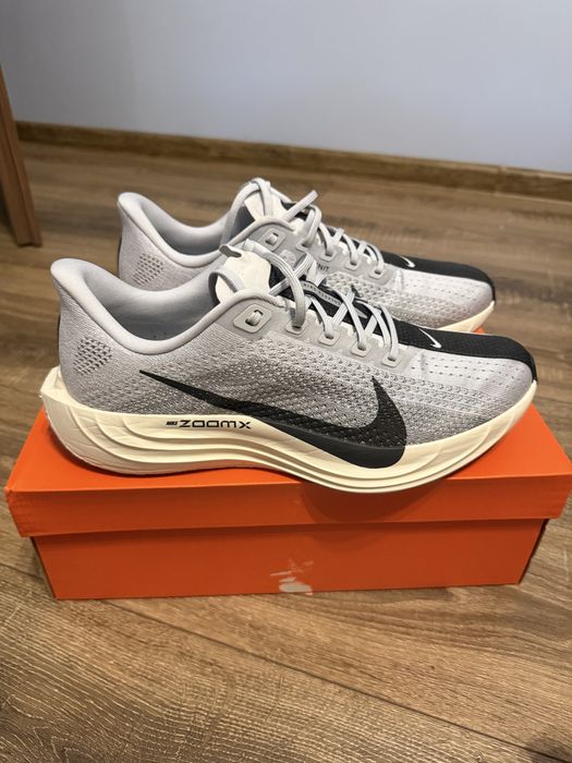 Nike Pegasus Plus
