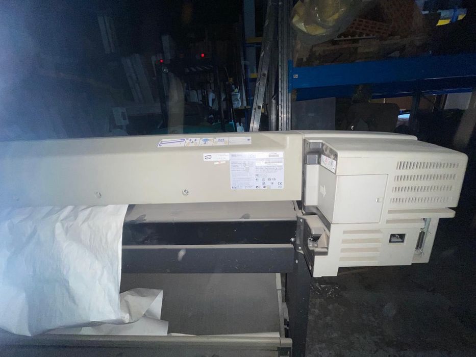 Продаётся широкоформатный принтер HP DesignJet 500 (модель C7770B).