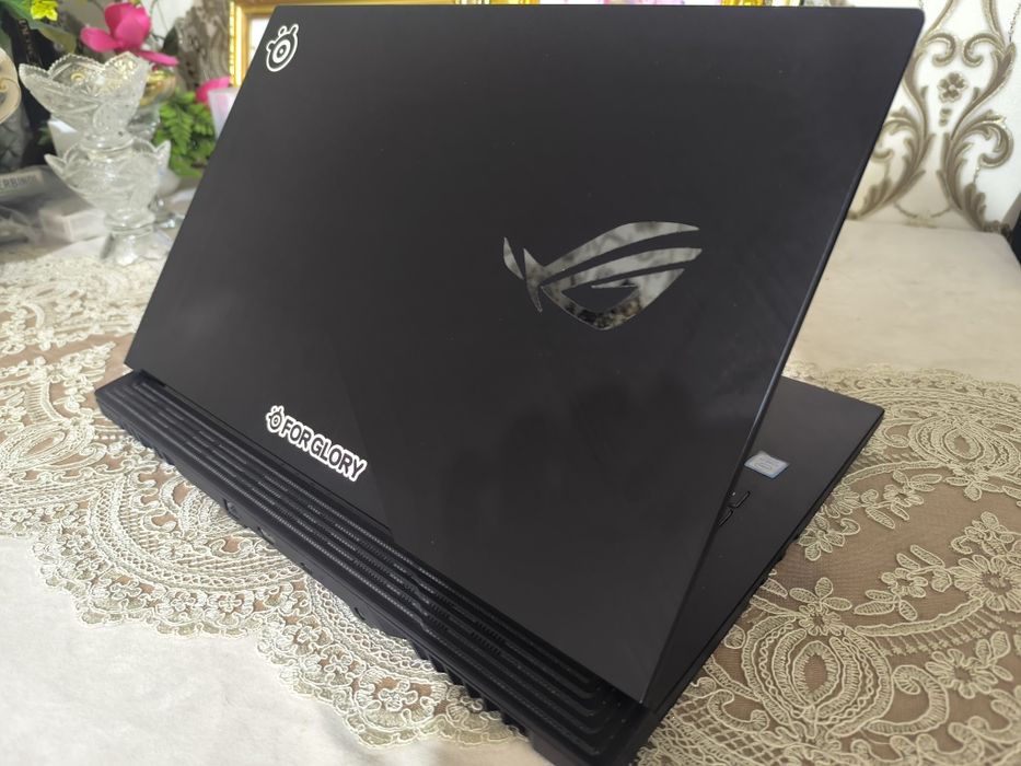 ASUS ROG Strix Gaming Laptop — GTX 1660 Ti / i7-9750H / 144Hz / 16GB