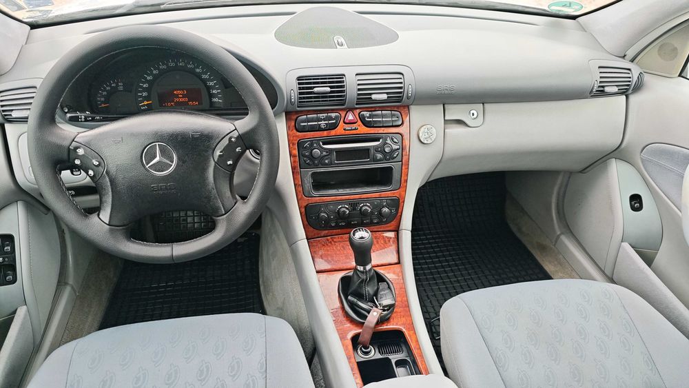 Mercedes C200/116ps/6speed/Всичко Платено/Обслужен