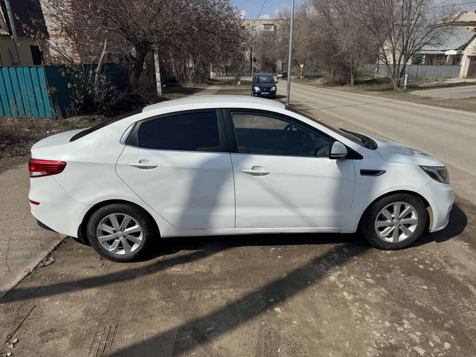 Kia Rio 2015, автомат
