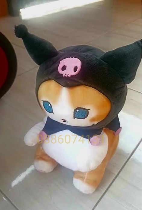 Голяма плюшена играчка Hello Kitty Kuromi, Голяма плюшена играчка Кити