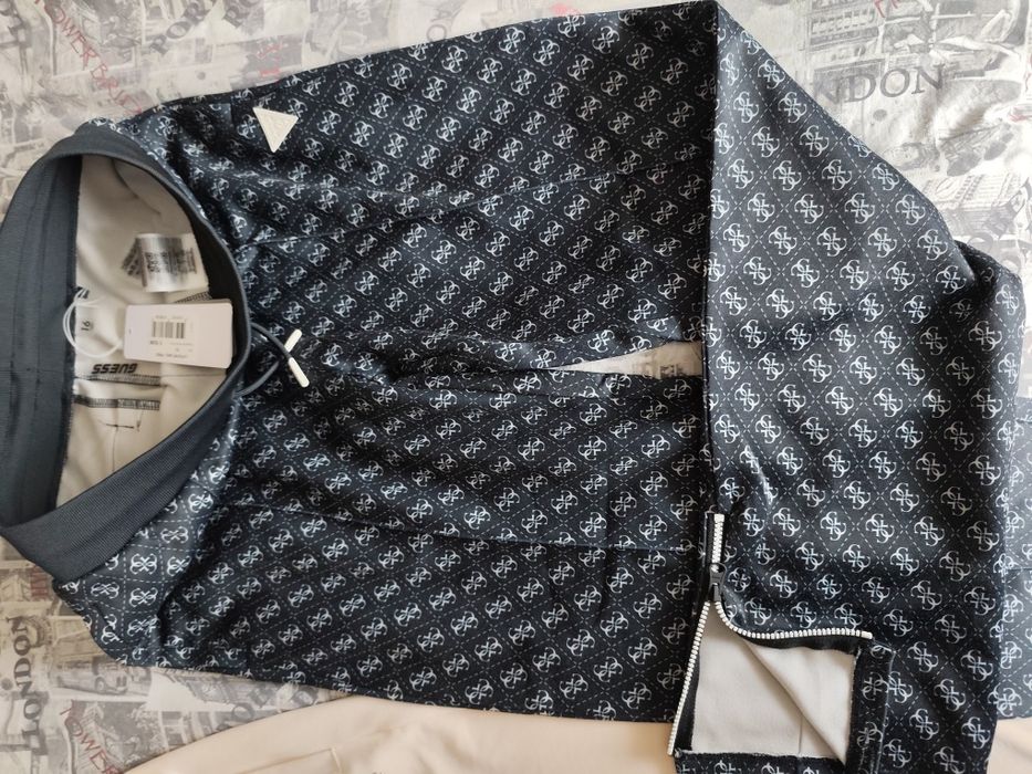 Панталони Guess нови