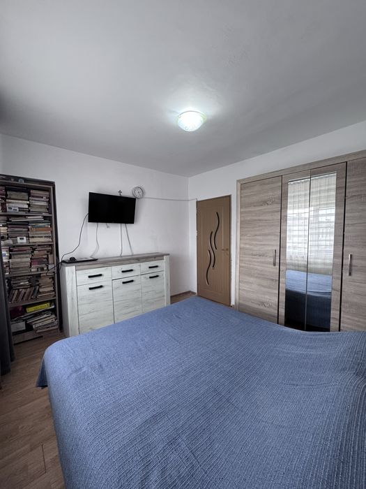 Vand apartament 2 camere + diferenta pe apartament 3 camere Pitesti