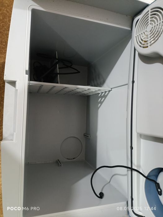 Продам холодильник дорожный 12/220 вольт