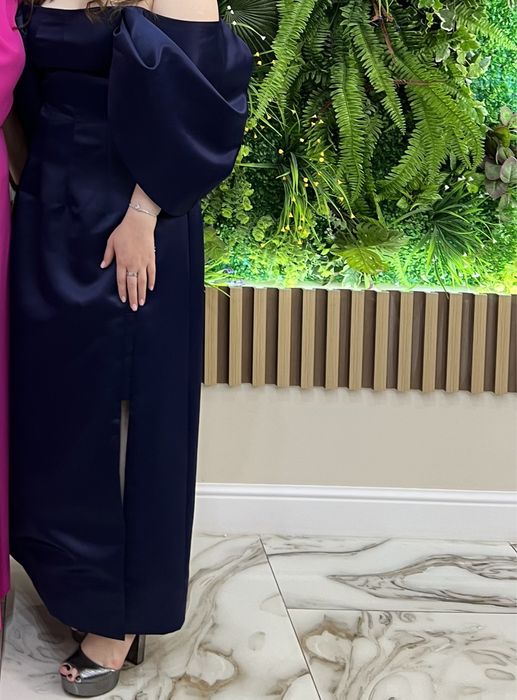 Платье синее продаю