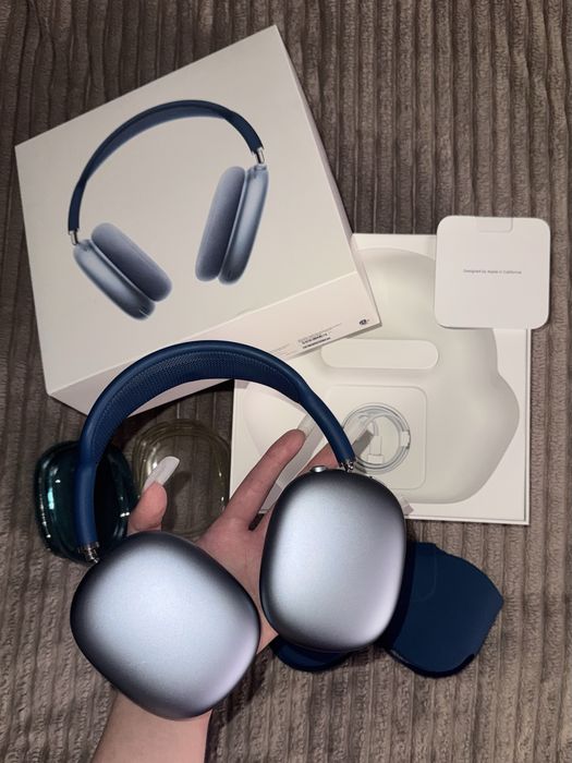 Голубые AirPods Max