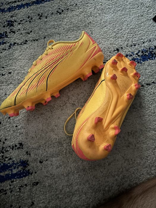 Vand ghete de fotbal marimea 40.5