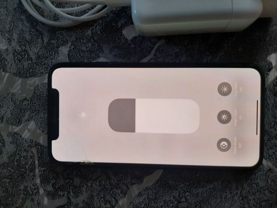 Iphone XS 64 naqdga