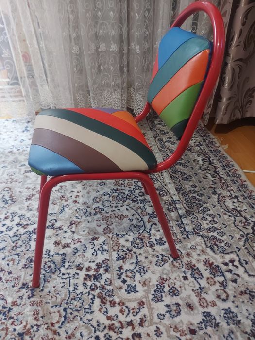 Продам детские стулья