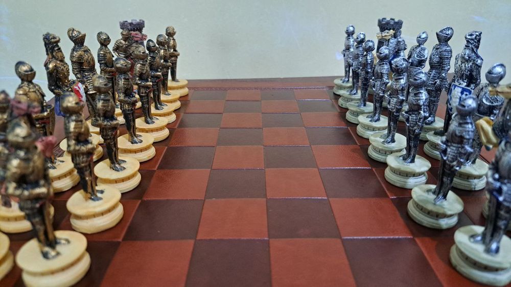 Shaxmat. Premium dizayn- Ritser shaxmat donalari bilan! Haykalchali!.