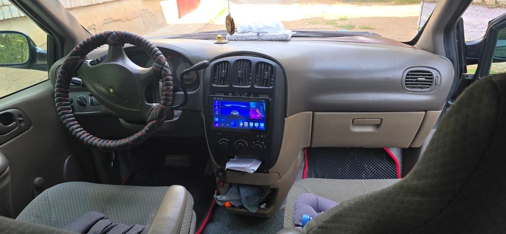 Продам крайслер вояджер 2003 года 7 местный