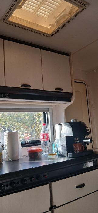 Каравана Хоби 4.3 м,1997 година,перфектна,4 места ,всичко работи