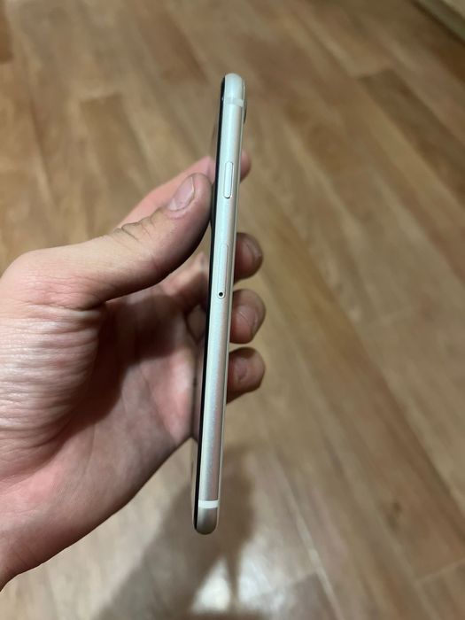 Айфон SE 2020,64ГБ