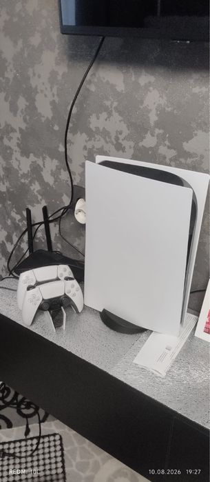 Продам ps5 с дисководом (плей стейшн 5)