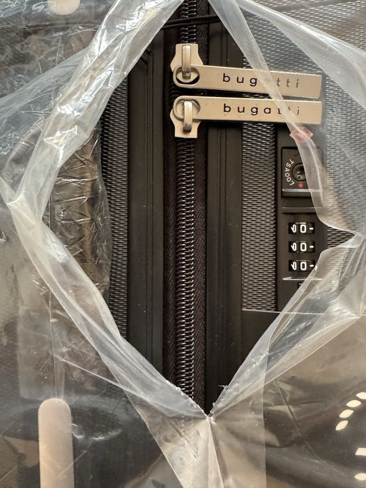 Куфар Bugatti черен