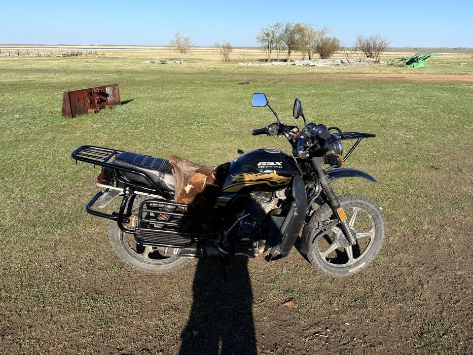 Продам мотоцикл 200сс