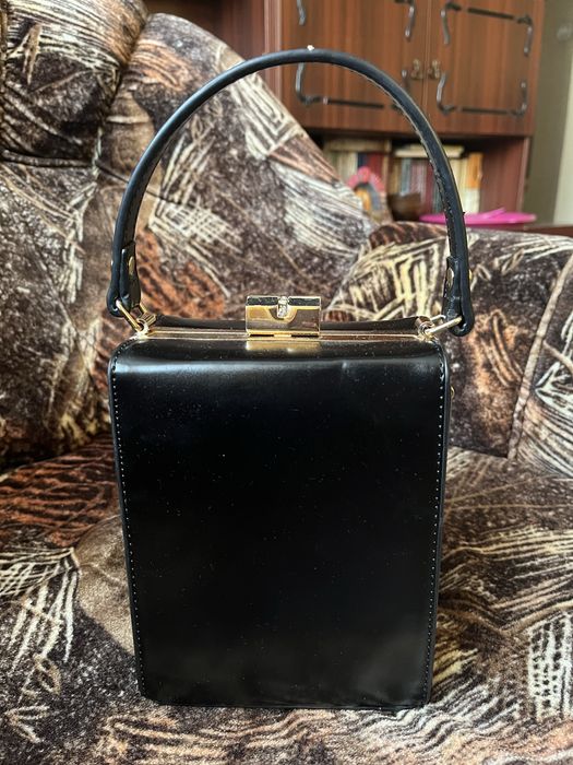 Чисто нова чанта