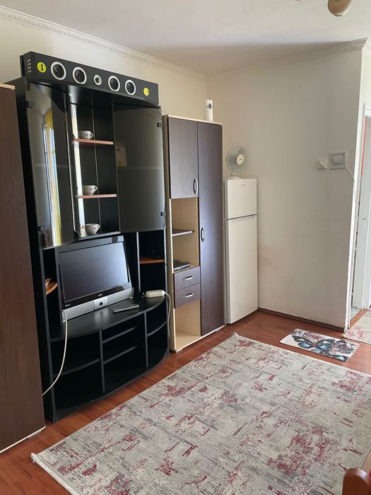 Garsoniera in chirie!