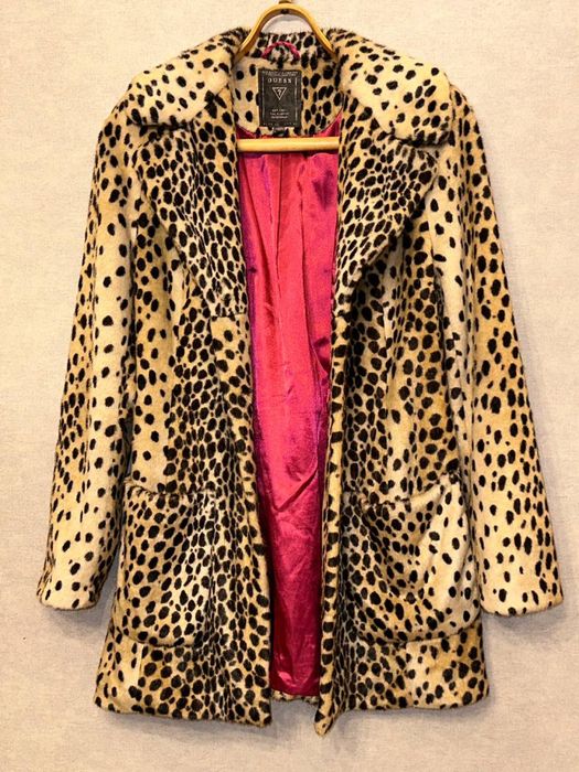 Культовое леопардовое пальто GUESS