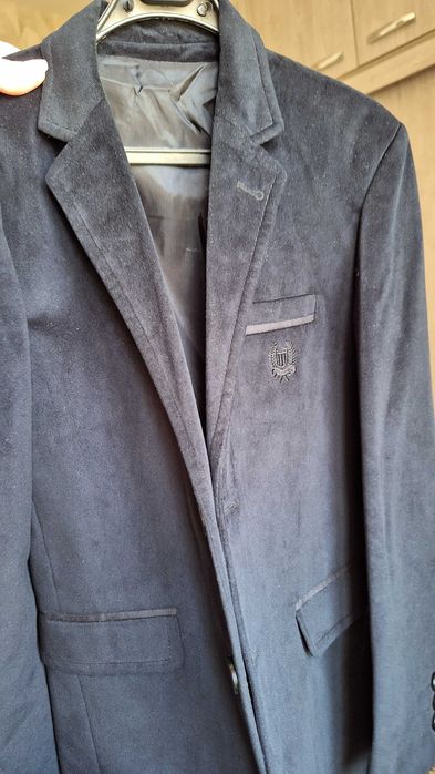 Продаю детский классический пиджак.