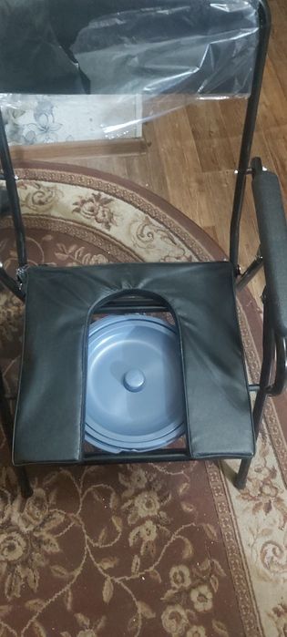 Биотуалет,кресло-стул.