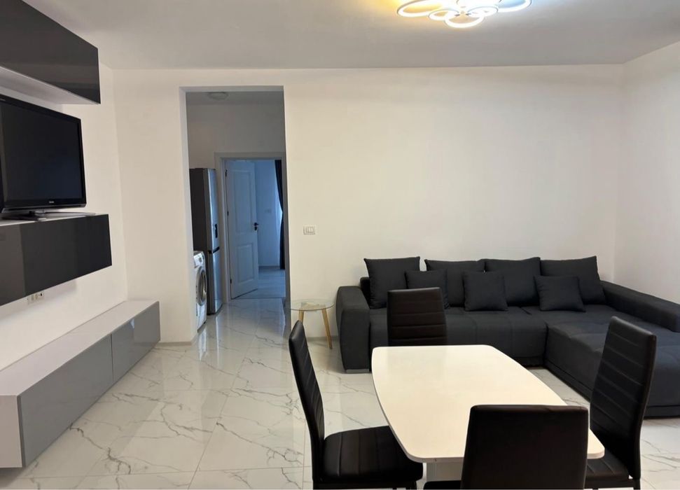 Inchiriez apartament 3 camere
