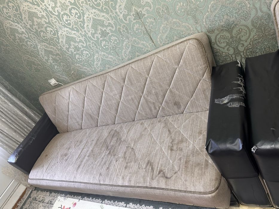 Отдам диван даром embawood