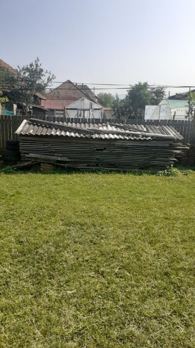 Vând  piatră cioplita ( granit) , și cherestea