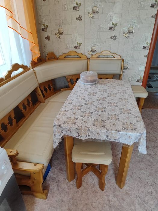 Кухонная обеденная зона