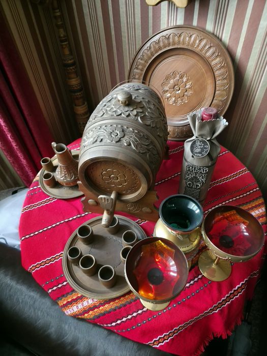 Тракийска керамика ,медени съдове и дървен сервиз