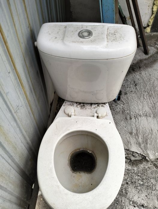 Продам унитаз б.у
