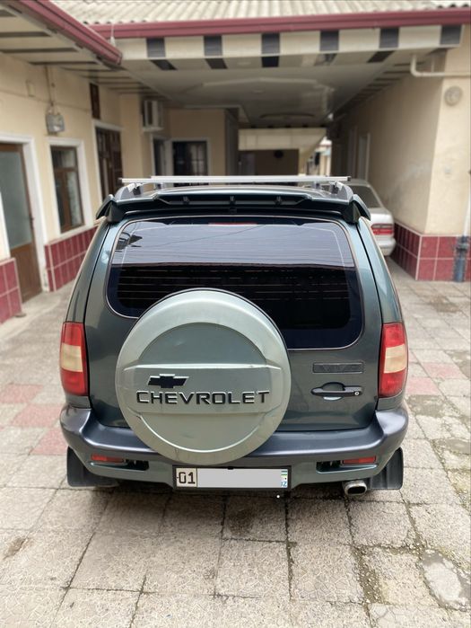 Niva chevrolet sotiladi