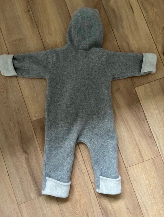Overall 100% lana fiarta cu manusi si botosei