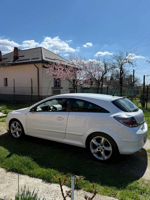 Opel Astra H GTC 1.6 benzina