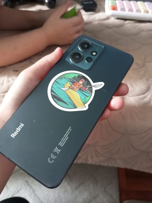 Redmi note 12 Защитный стекло сломаный