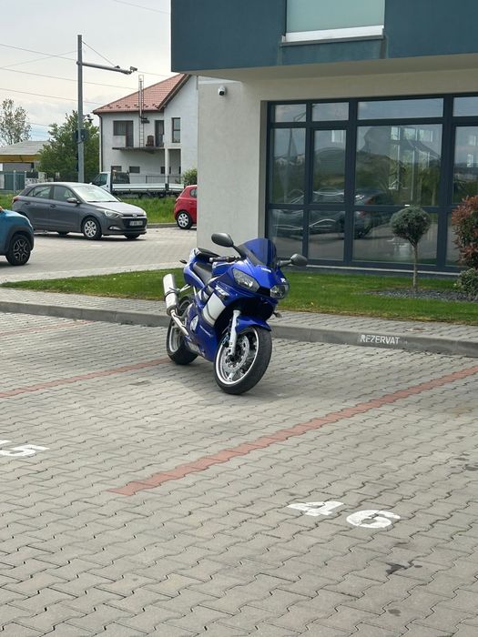 Motocicleta Yamaha R6