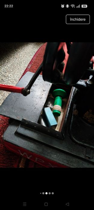 Mașină de cusut Singer manuală