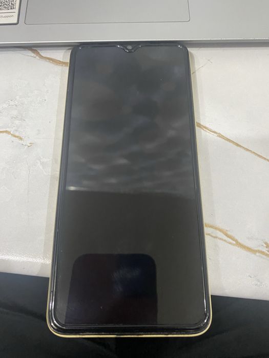 продам смартфон itel P40