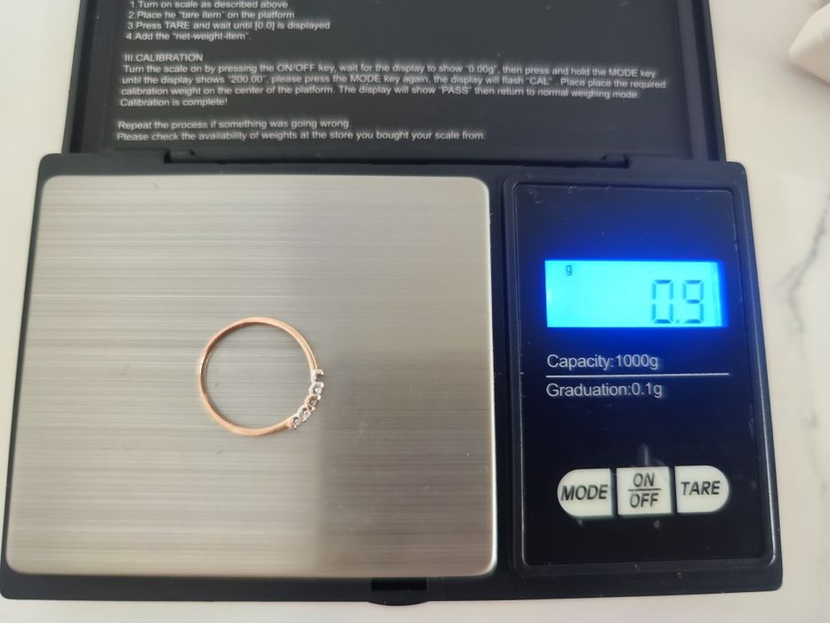 Кольцо с бриллиантом